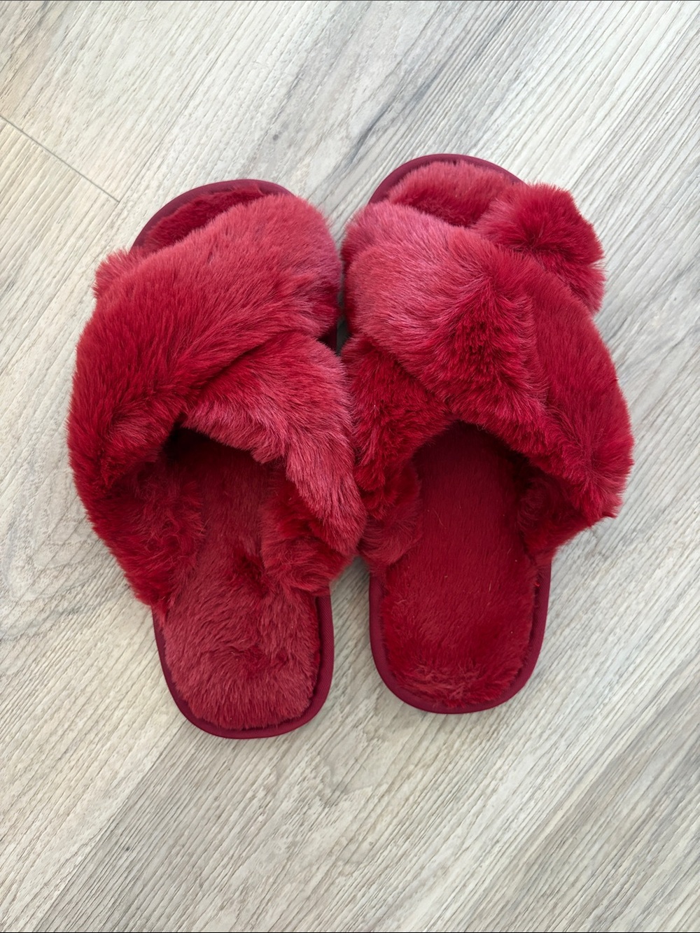 Faux Fur fuzzy Slide Slippers - Red cranberry size 9/10 new
